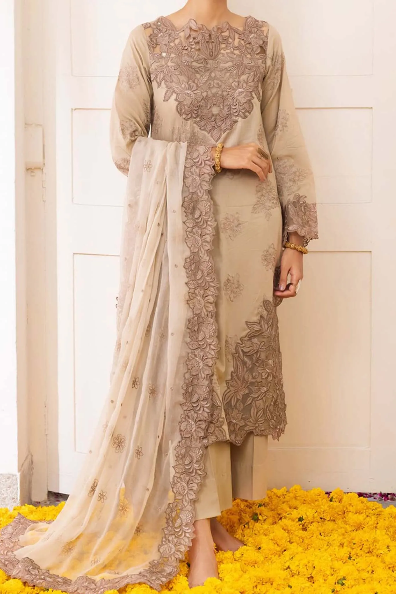 Aashiyan by Iznik Unstitched 3 Piece Festive Lawn Collection'2023-AL-09-Farsana