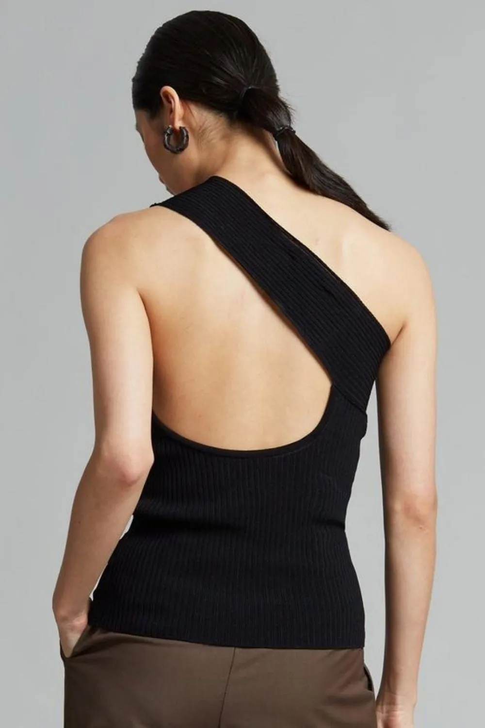 Back Cut Out Black Sleeveless Top