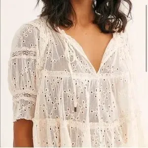 Lace Cutout Short Sleeve Top