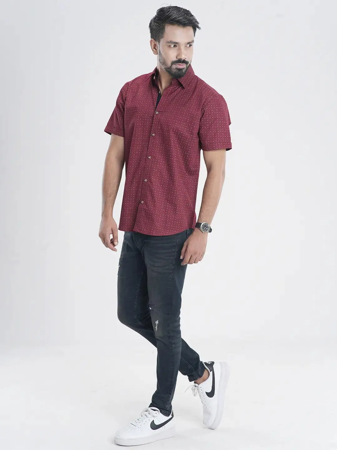 Men's Short Sleeve Casual Shirt in Aeshetic Maroon